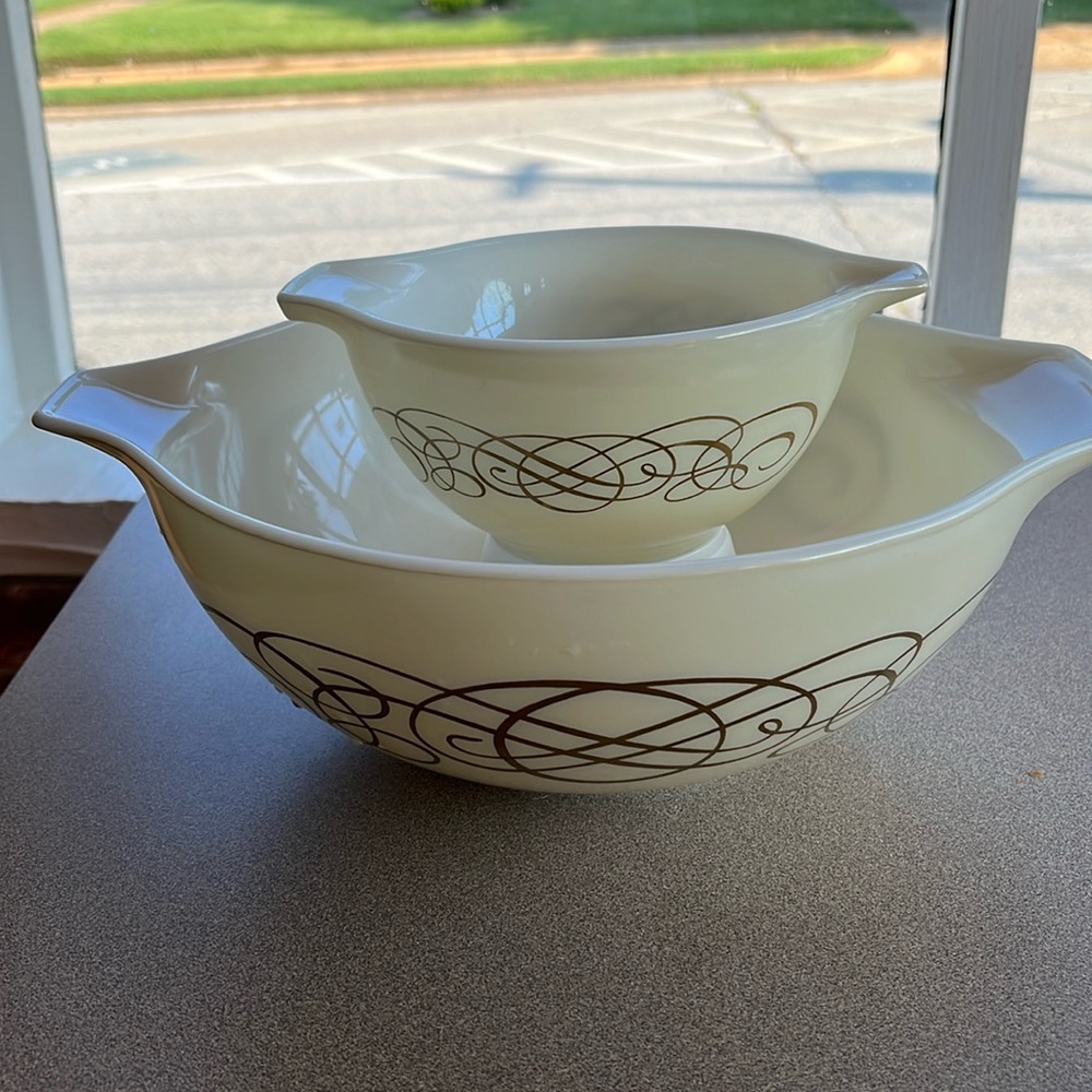 Pyrex Chip & Dip Set Golden Scroll Cinderella